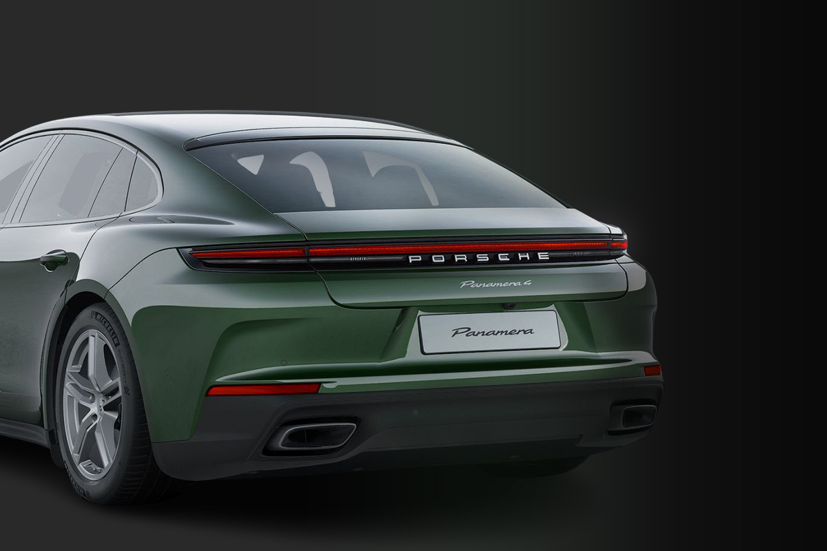 Schlüsselübergabe von neuem Wagen