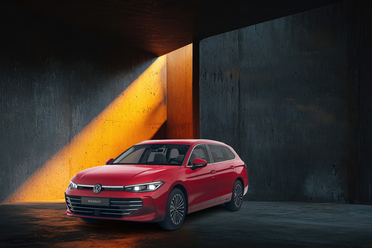 Schlüsselübergabe von neuem Wagen